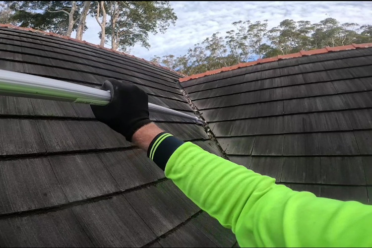 
Gutter maintenance, extending poles for spotless valleys on steep roofs in nowra