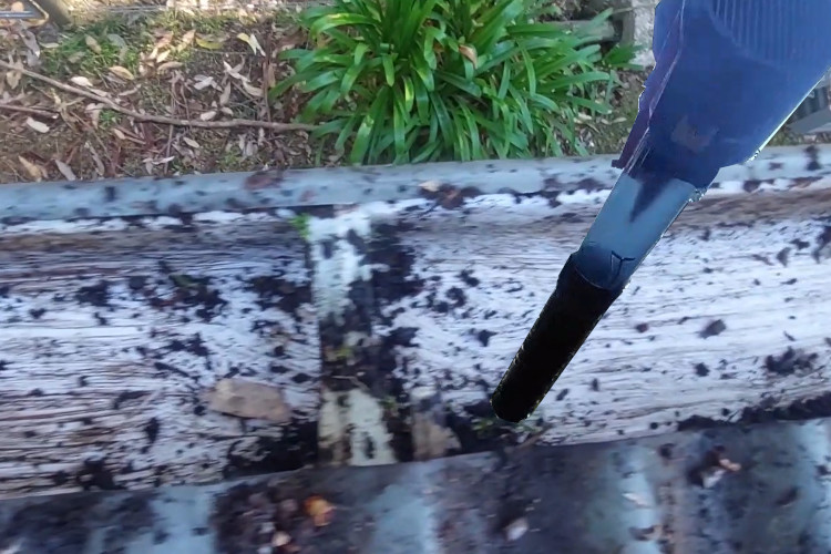 
Small debris within guttering is easily tackled by nowra gutter cleaner with the assistance of a blower.